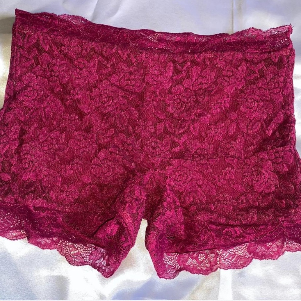 Outcast Clothing Lace Burgundy / Pink shorts